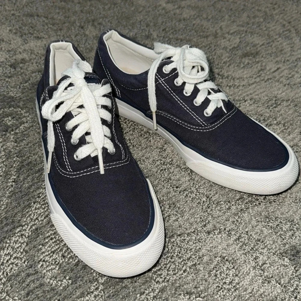 •Keds•